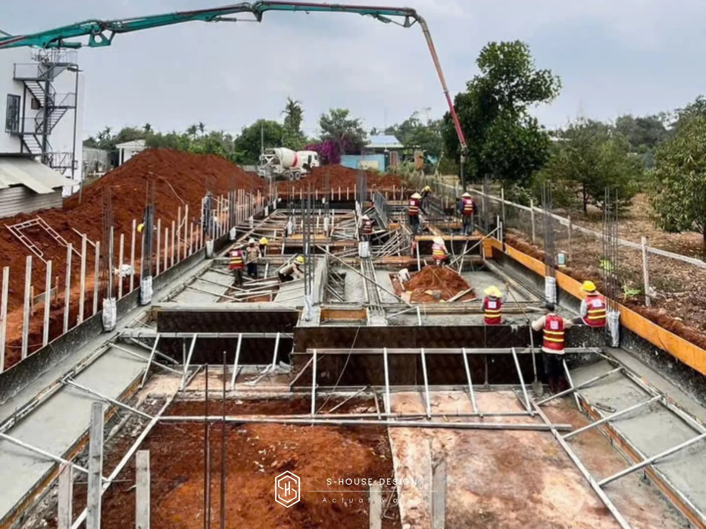 Construction of a 3-storey modern villa in Dak Lak
