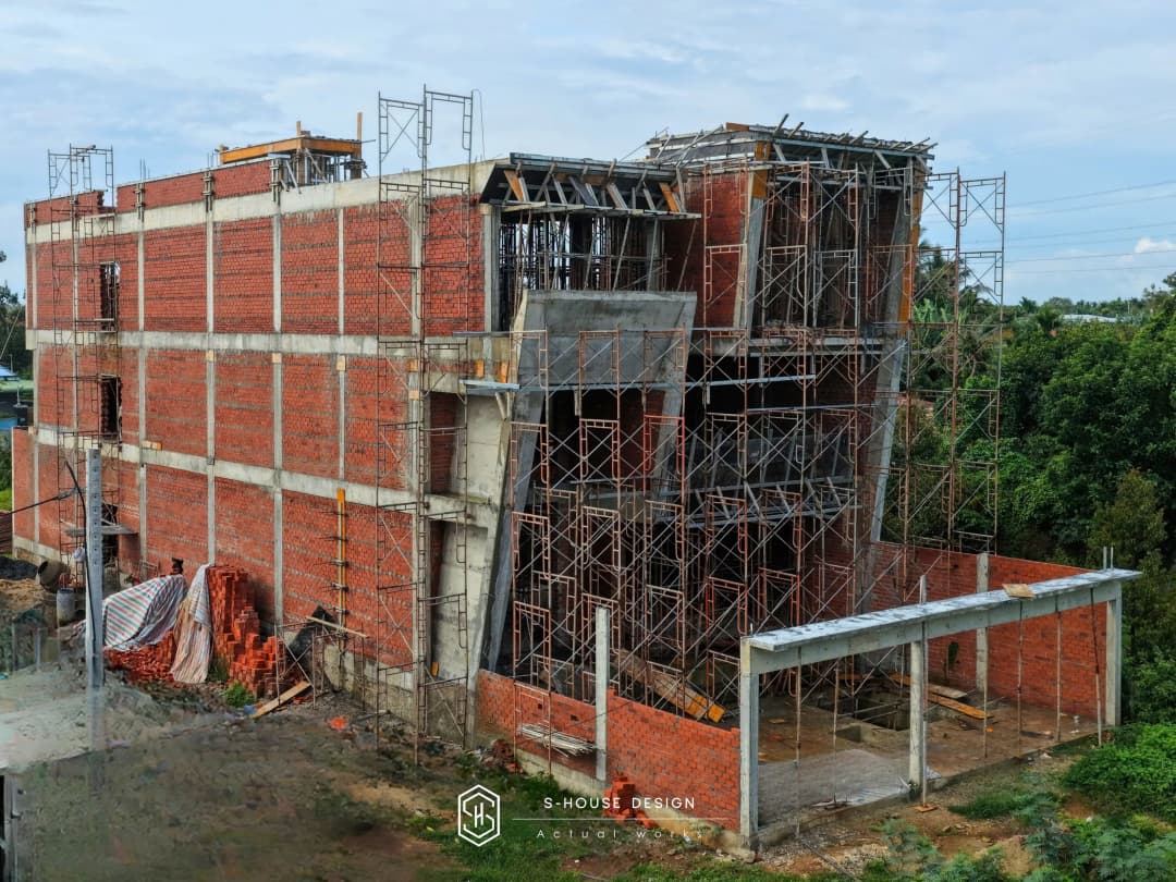 Thi công xây dựng biệt thự hiện đại 3 tầng tại Đắk Lắk