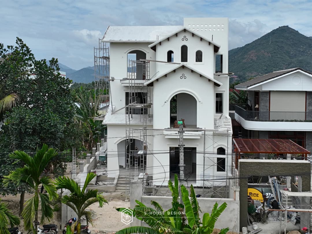 Thi Công Biệt Thự Địa Trung Hải 3 Tầng