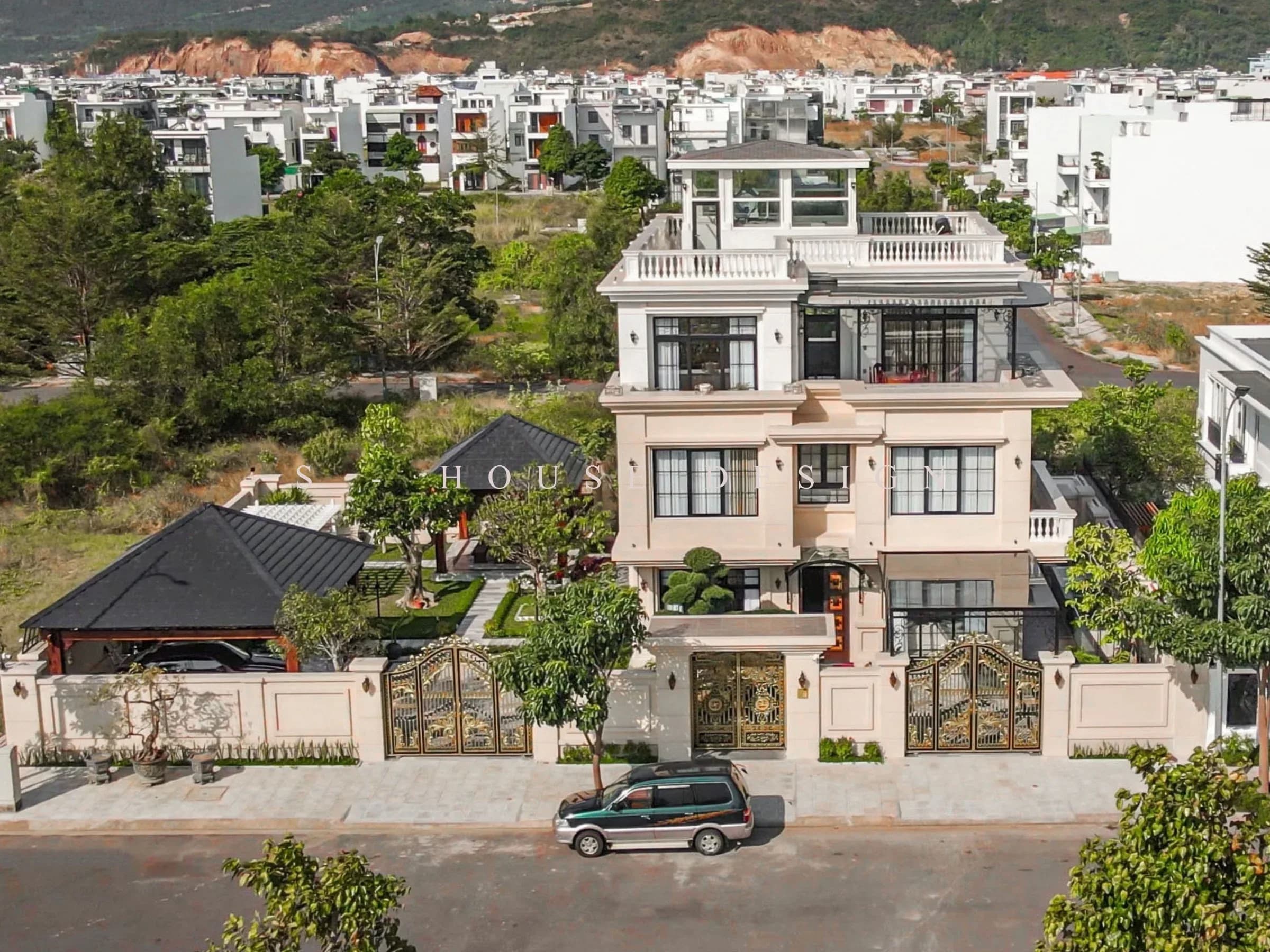 Hoàn thiện biệt thự 3 tầng Tân cổ điển quy mô 700m2 tại Nha Trang