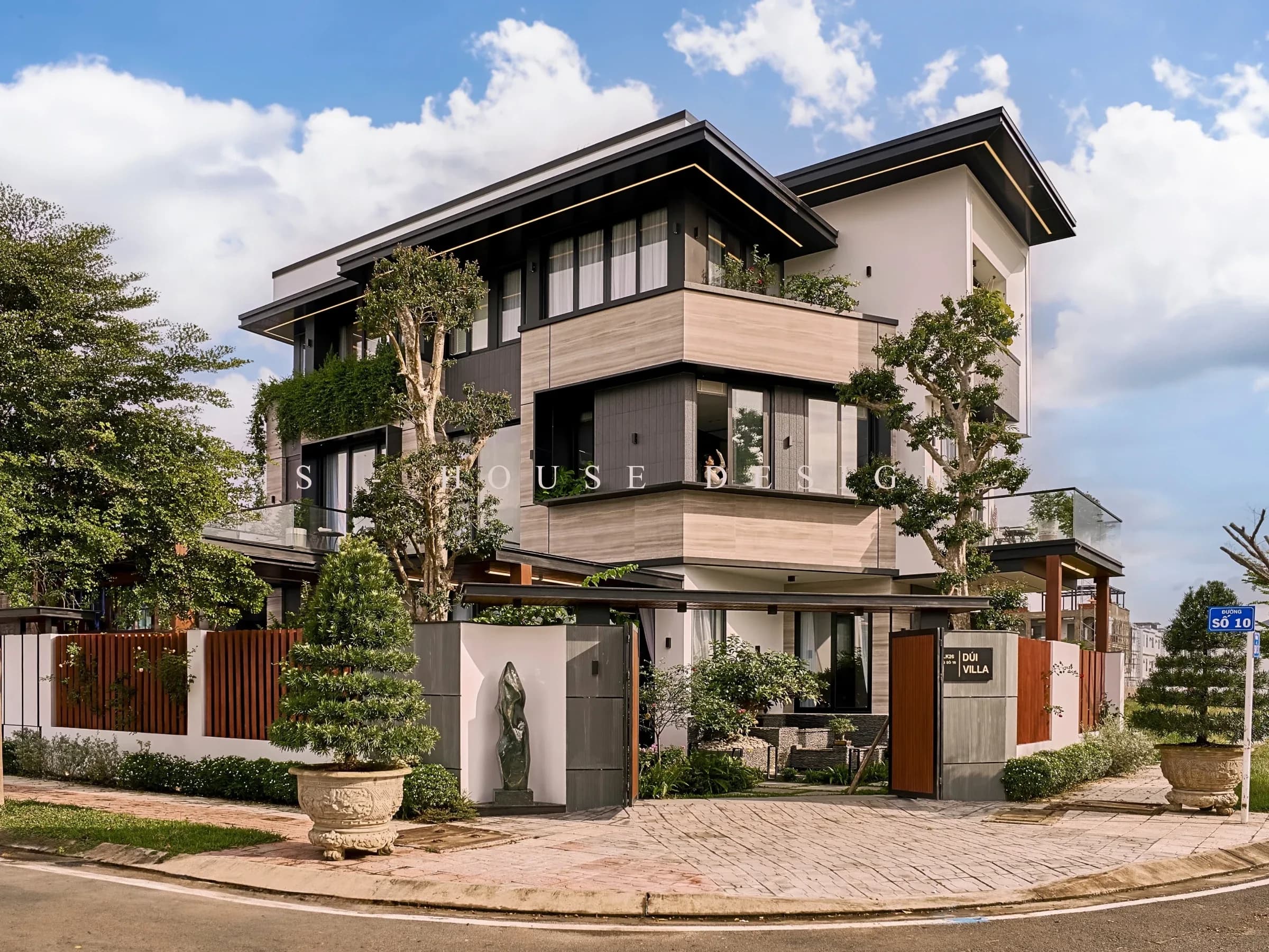 Hoàn thiện biệt thự hiện đại 3 tầng lô góc tại khu dô thị Mỹ Gia Nha Trang