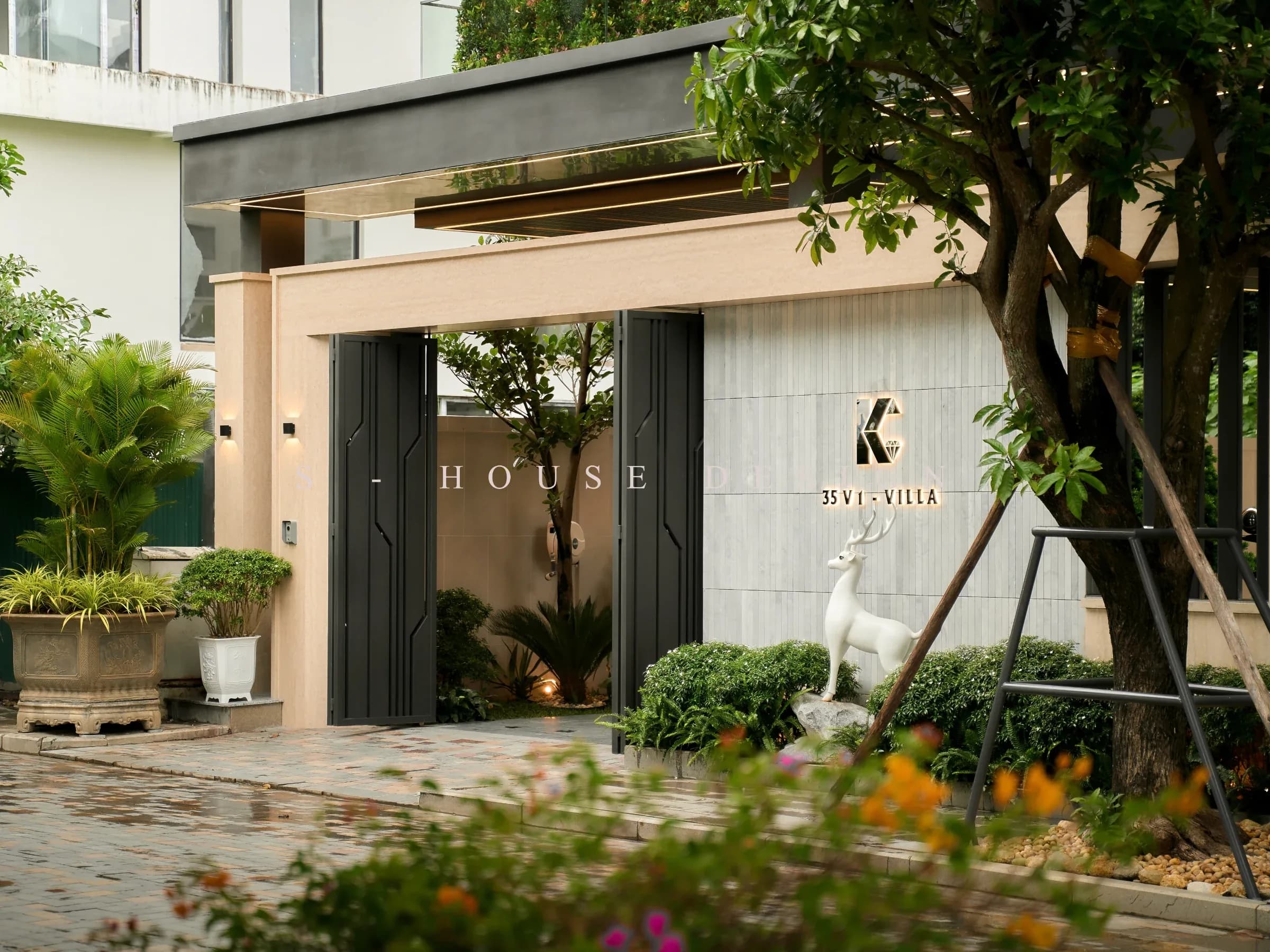 Hoàn thiện biệt thự Hiện đại 3 Tầng tại khu đô thị VCN Vip 1 Nha Trang