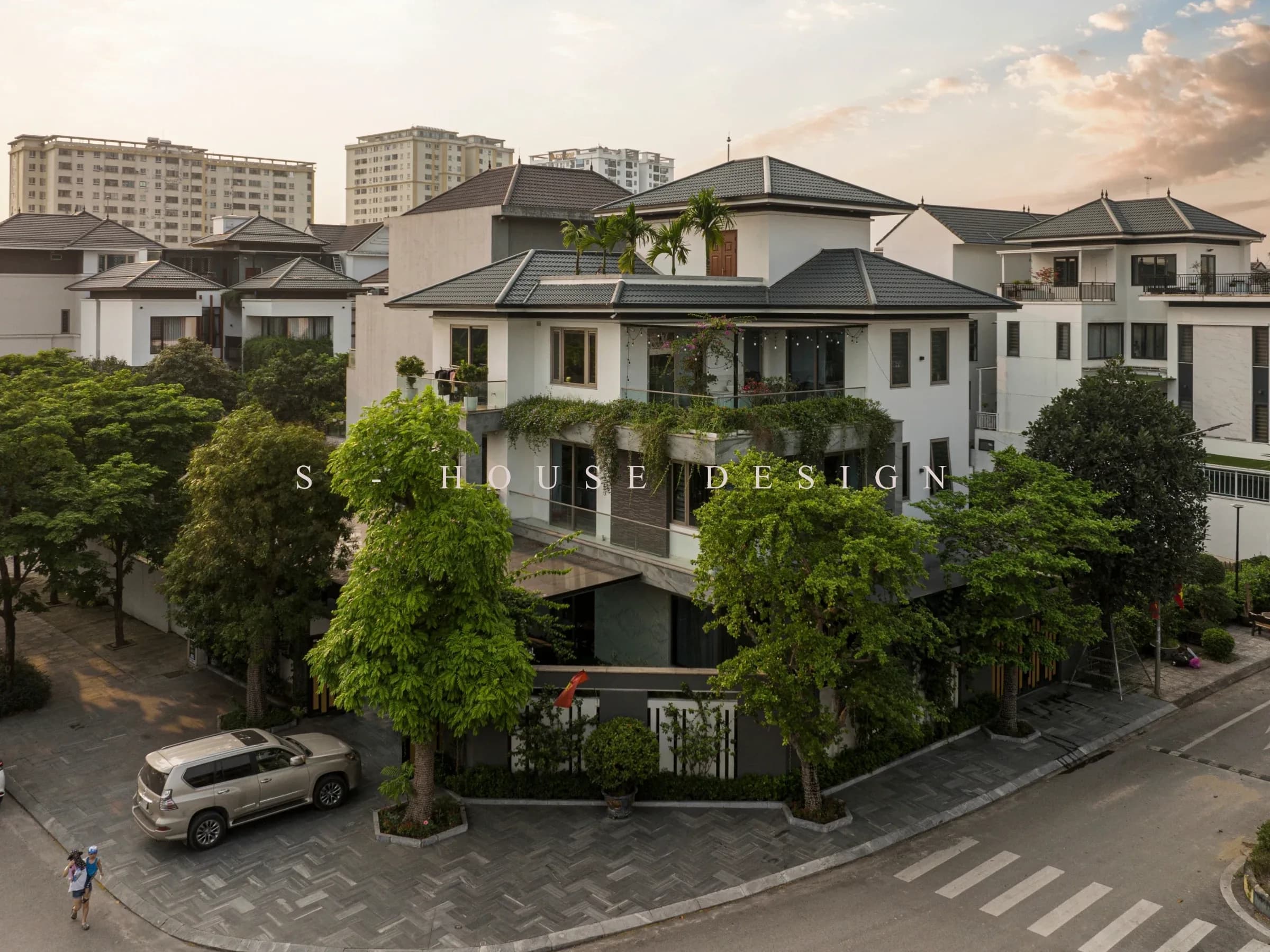 Completed modern 3-storey 1-tumor corner lot villa in Vinh