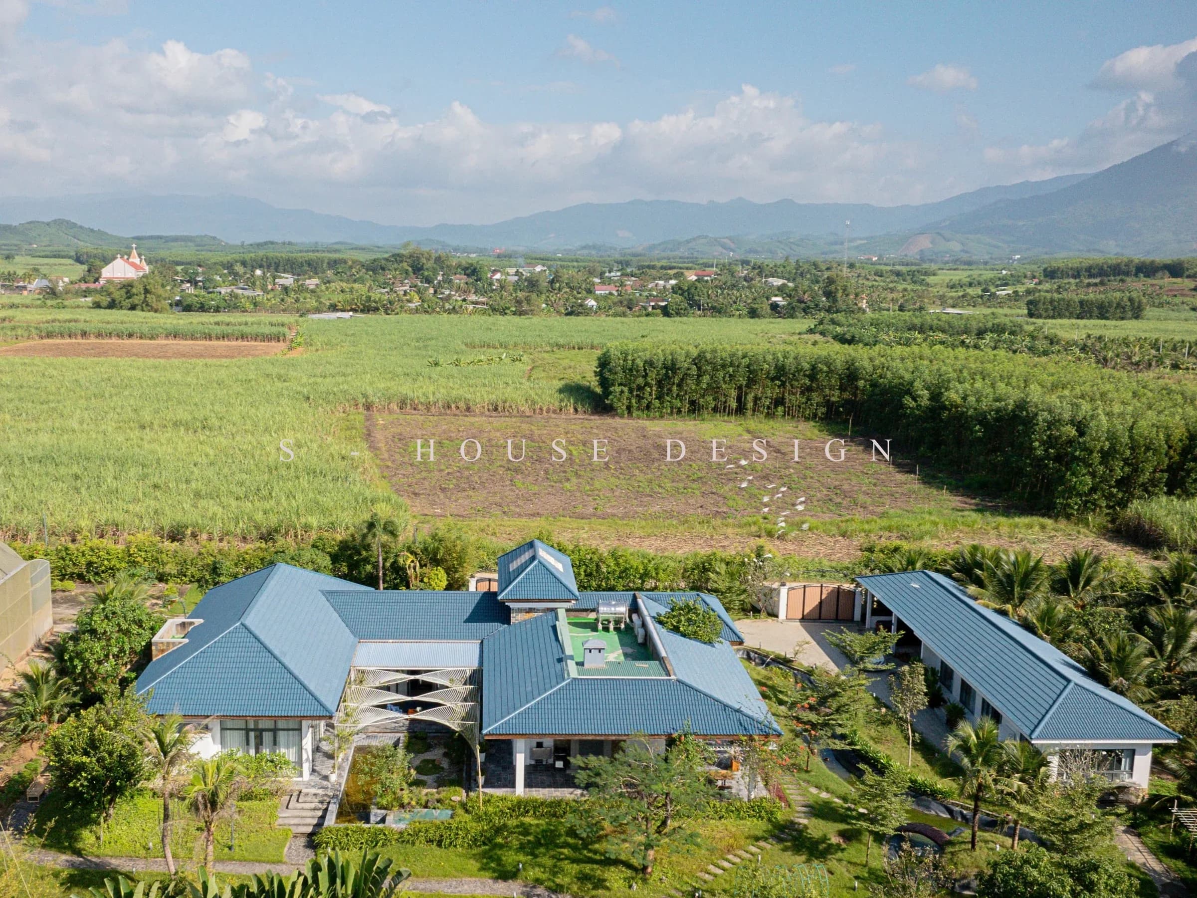 Hoàn thiện biệt thự nghỉ dưỡng Địa Trung Hải 3000m2