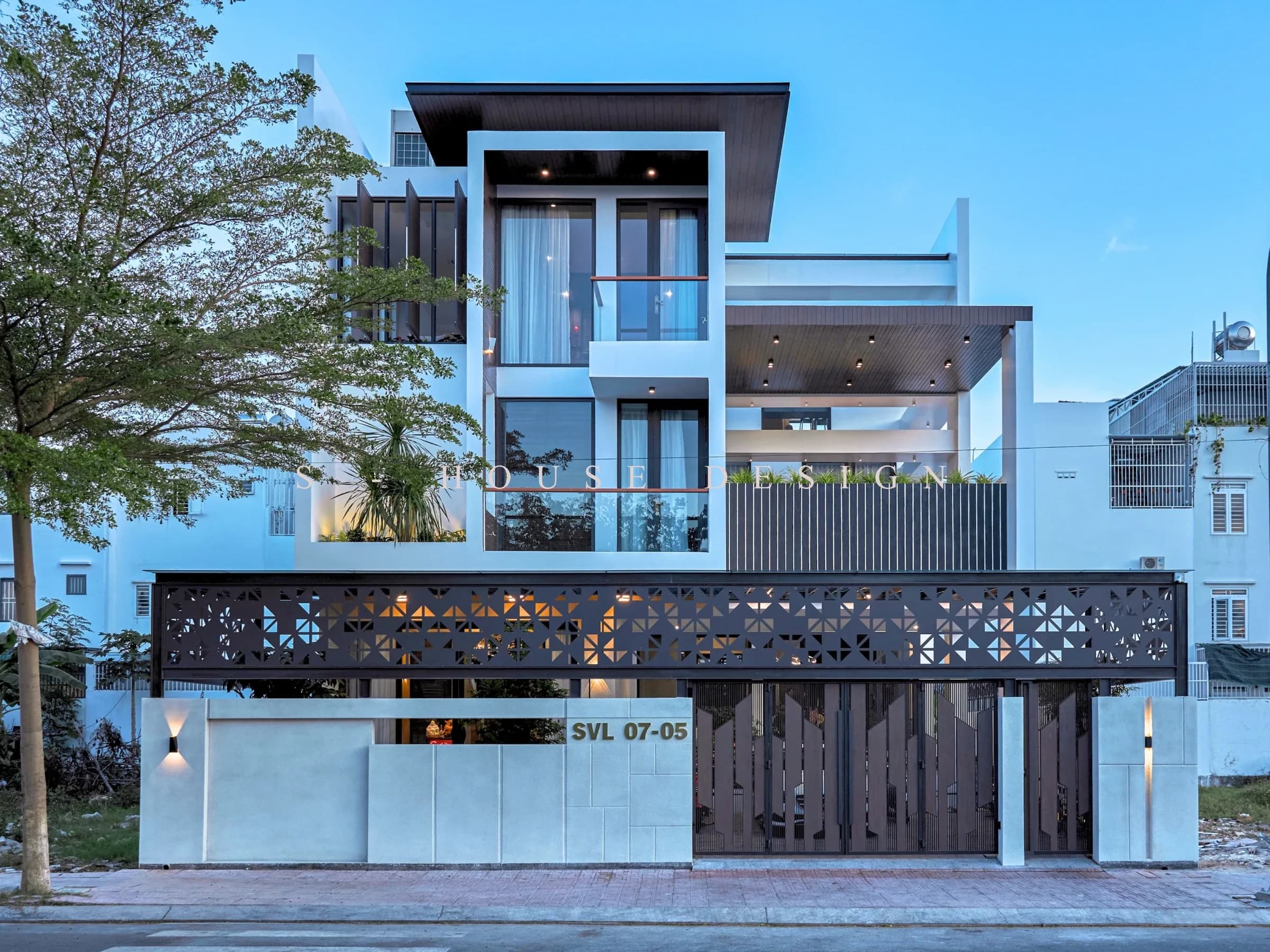 Hùng's Villa - Hoàn thiện biệt thự phố 3 tầng hiện đại tại Hà Quang Nha Trang