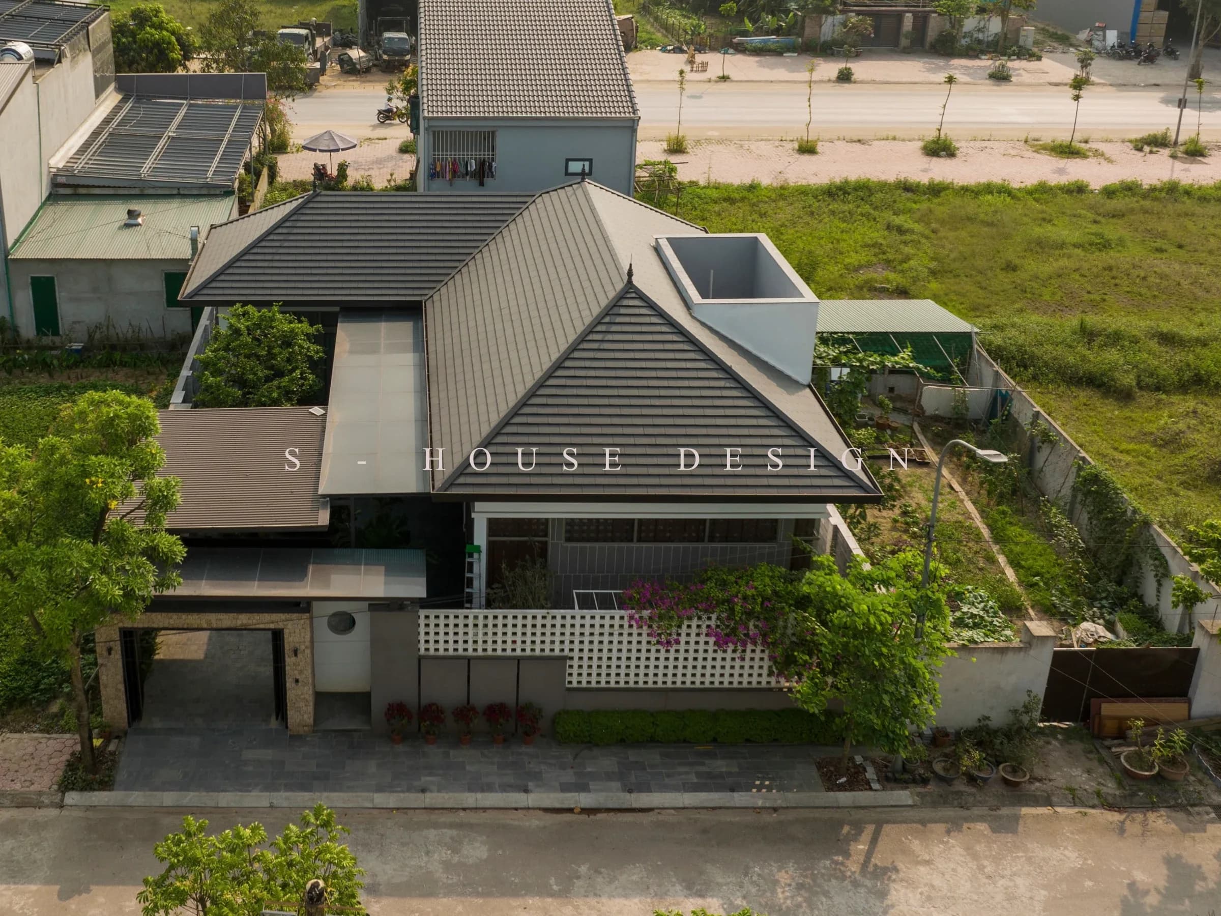 Trí's House - Hoàn thiện biệt thự vườn mái thái 300m2 nghỉ dưỡng tại Nghệ An