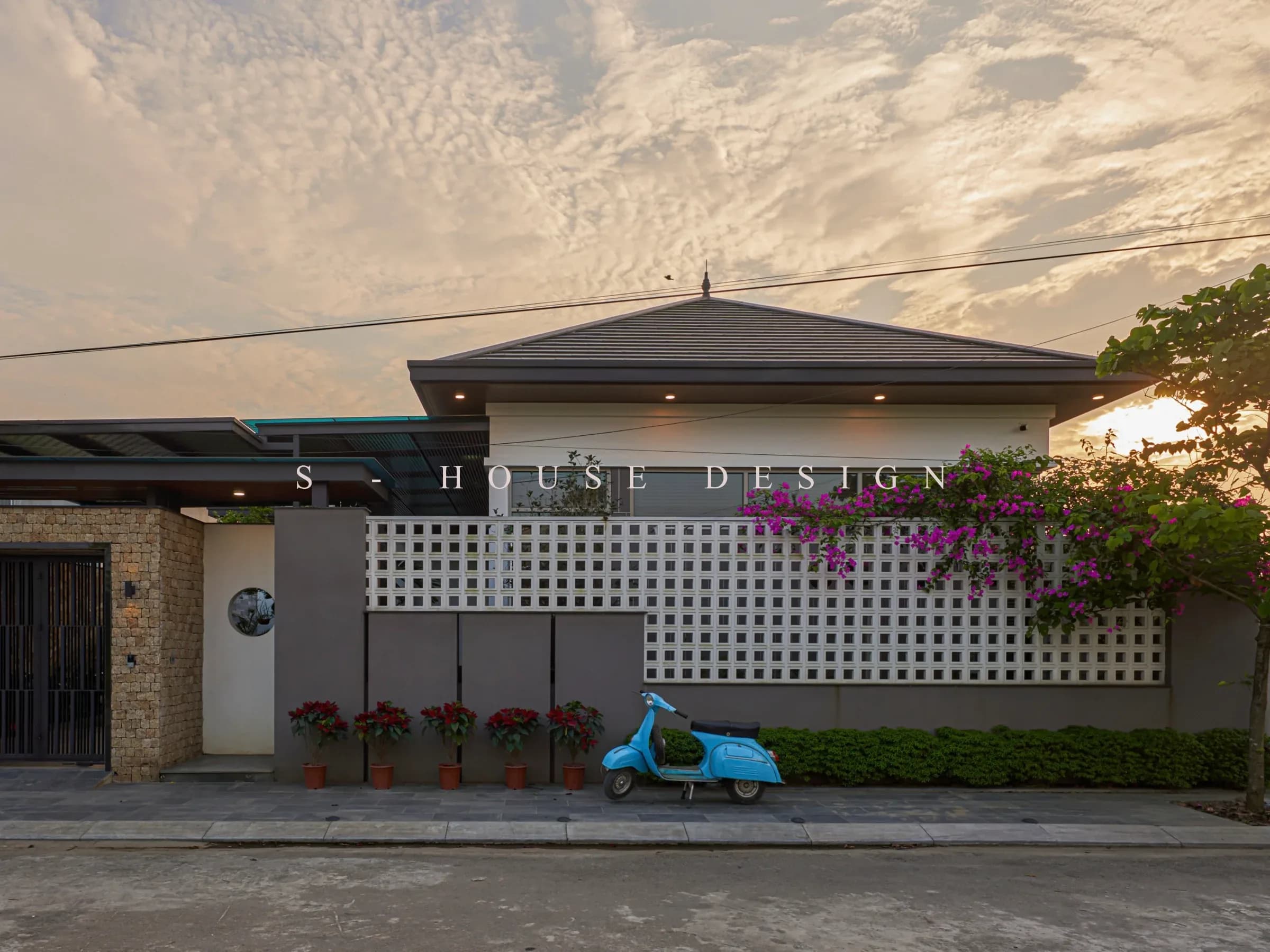 Hoàn thiện biệt thự vườn mái thái 300m2 nghỉ dưỡng tại Nghệ An