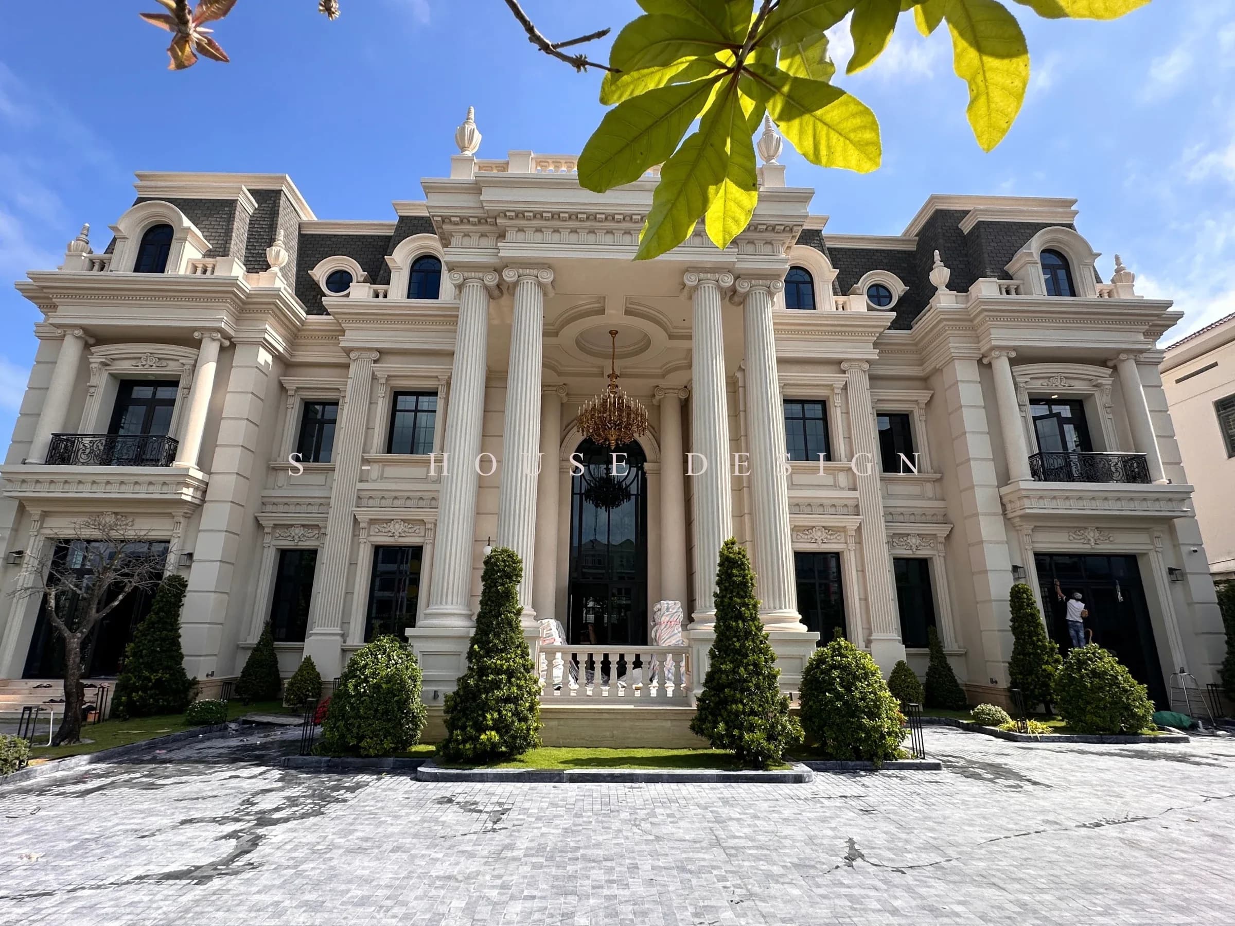 Hoàn thiện dinh thự Tân cổ điển 3000m2 tại Tuy Hòa