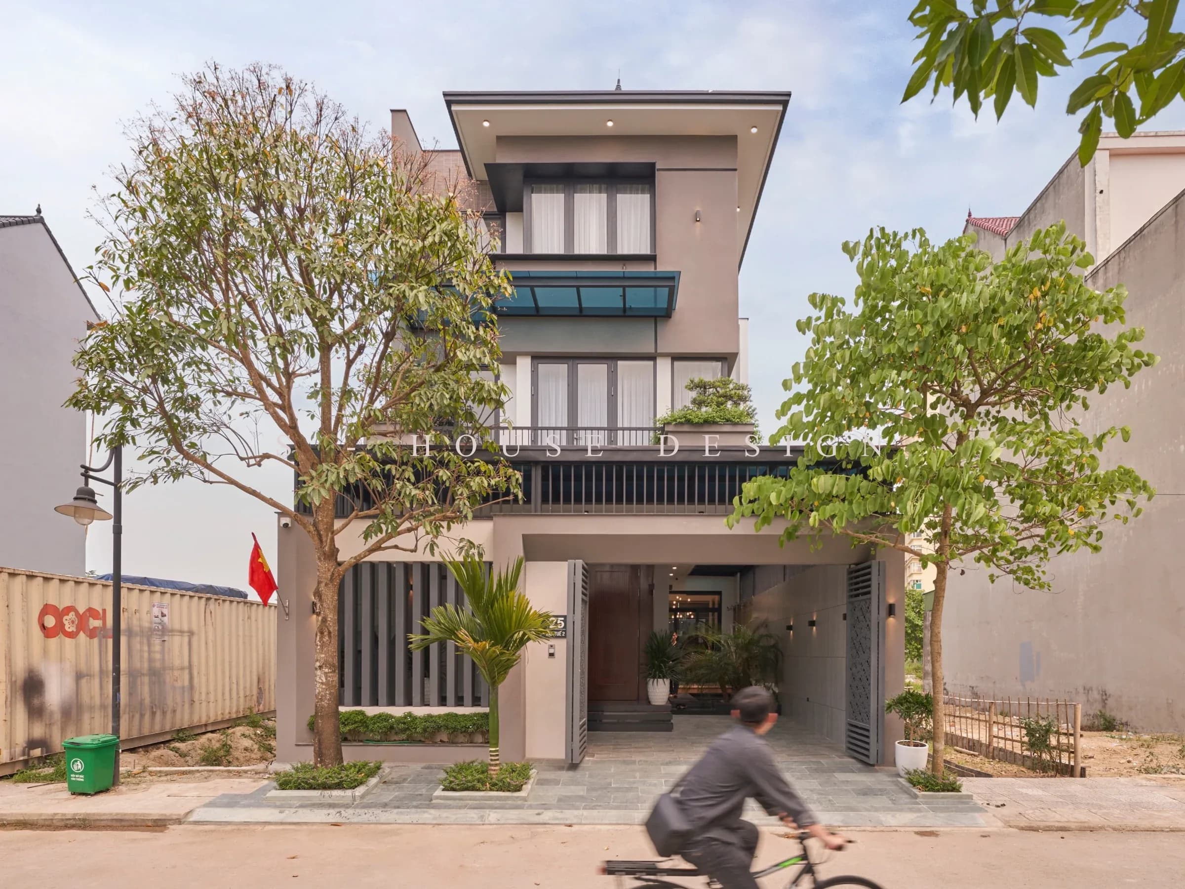 Hoàn thiện nhà phố 3 tầng 1 tum tối giản hiện đại tại Nghệ An