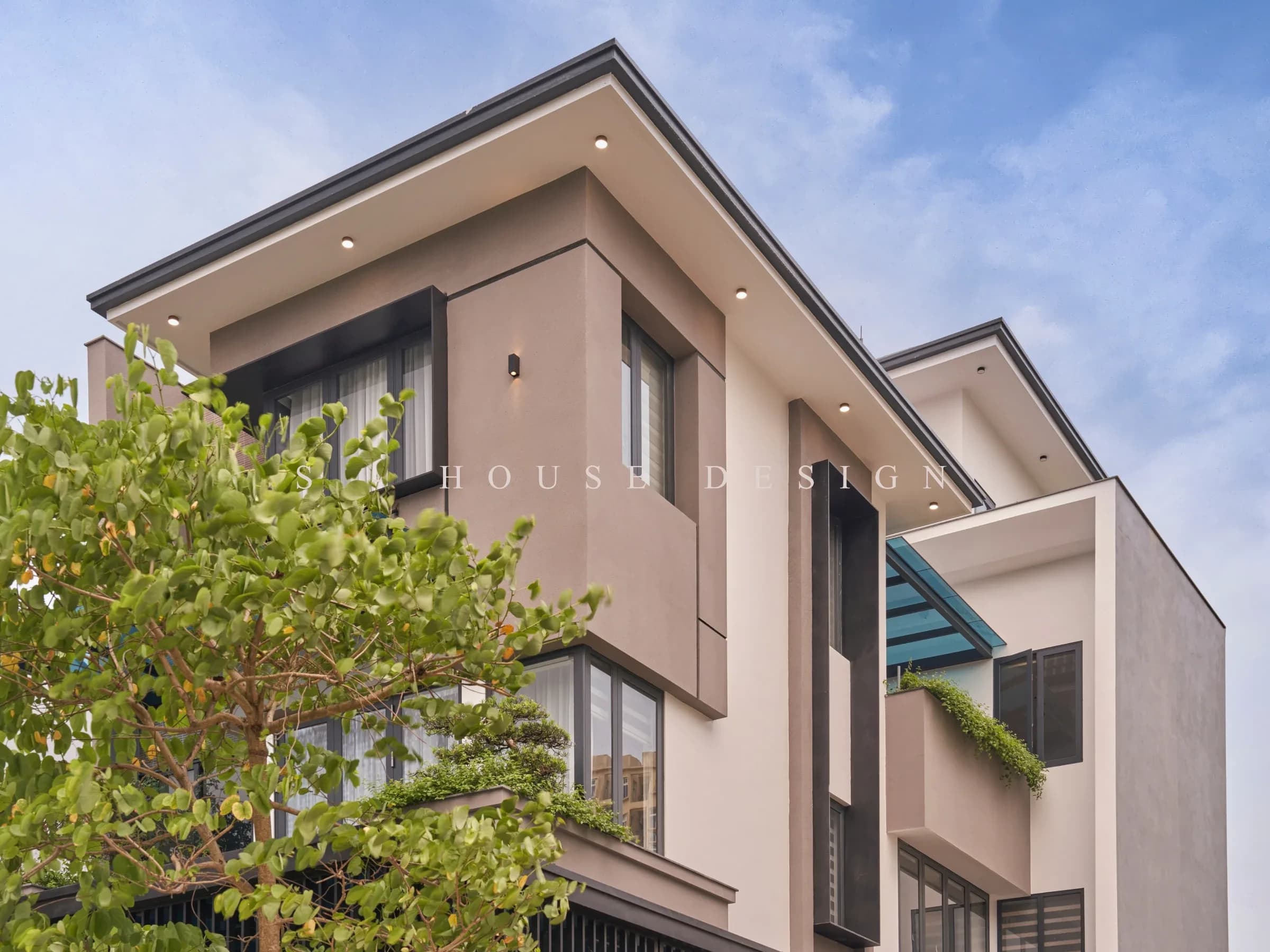 Hoàn thiện nhà phố 3 tầng 1 tum tối giản hiện đại tại Nghệ An