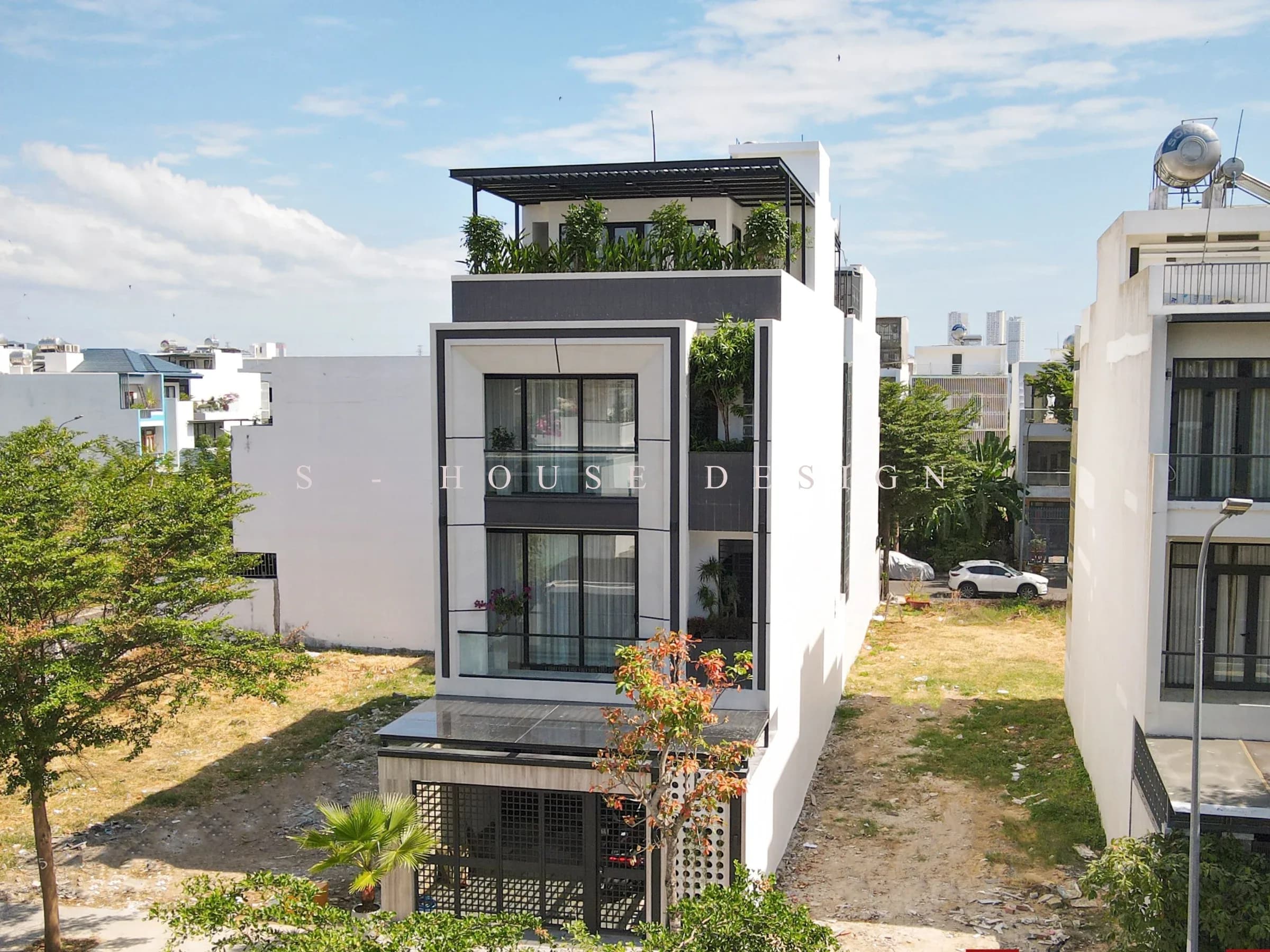 Completed modern 3-storey townhouse in My Gia Nha Trang