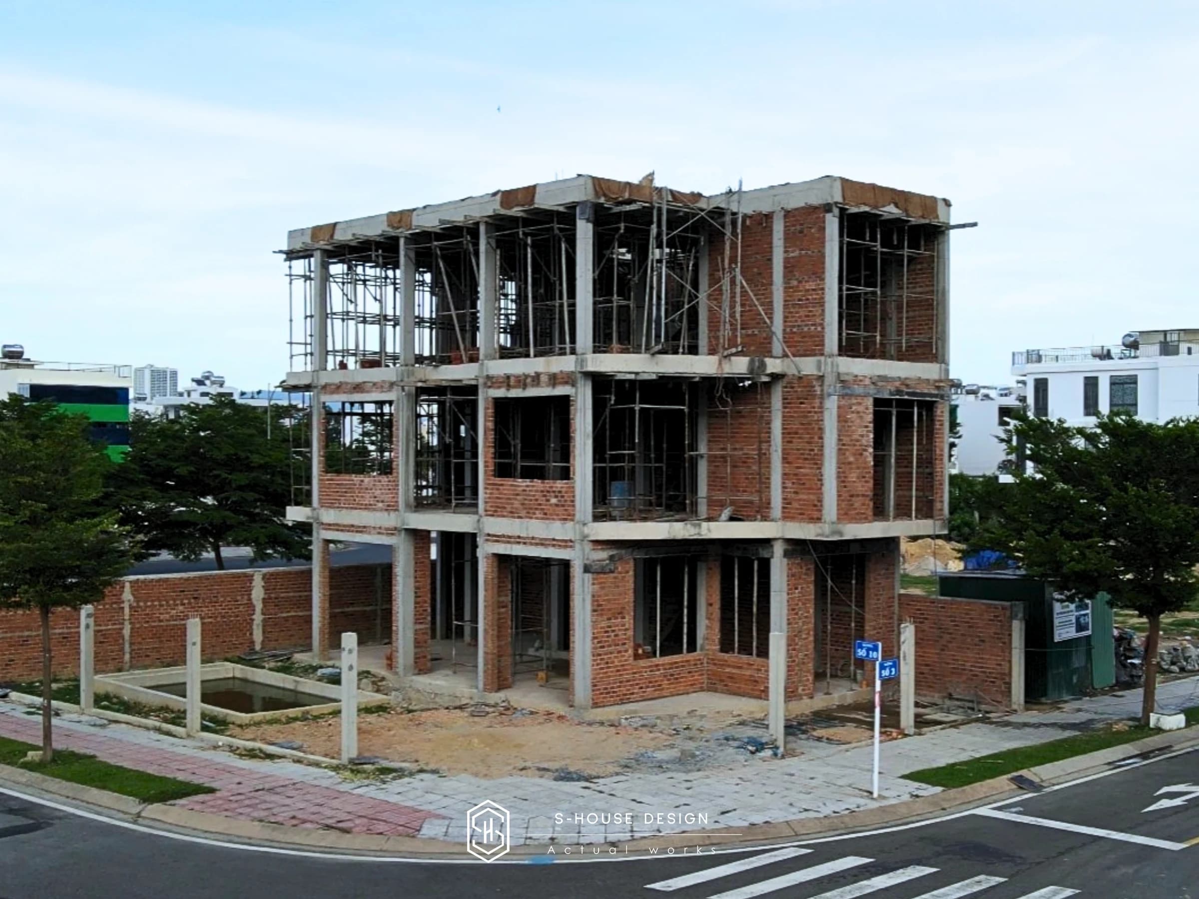 Thi công biệt thự hiện đại 3 tầng lô góc